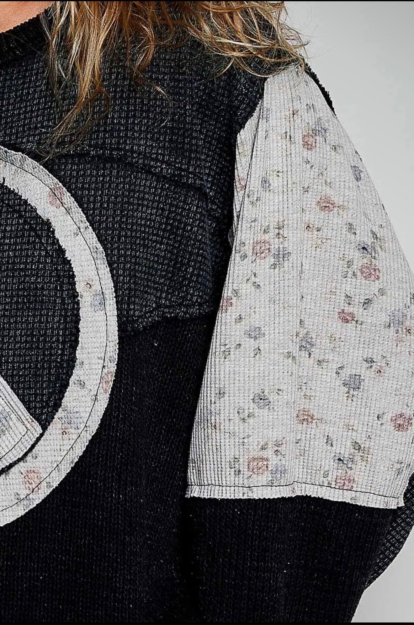 Pol: Floral Peace Pullover