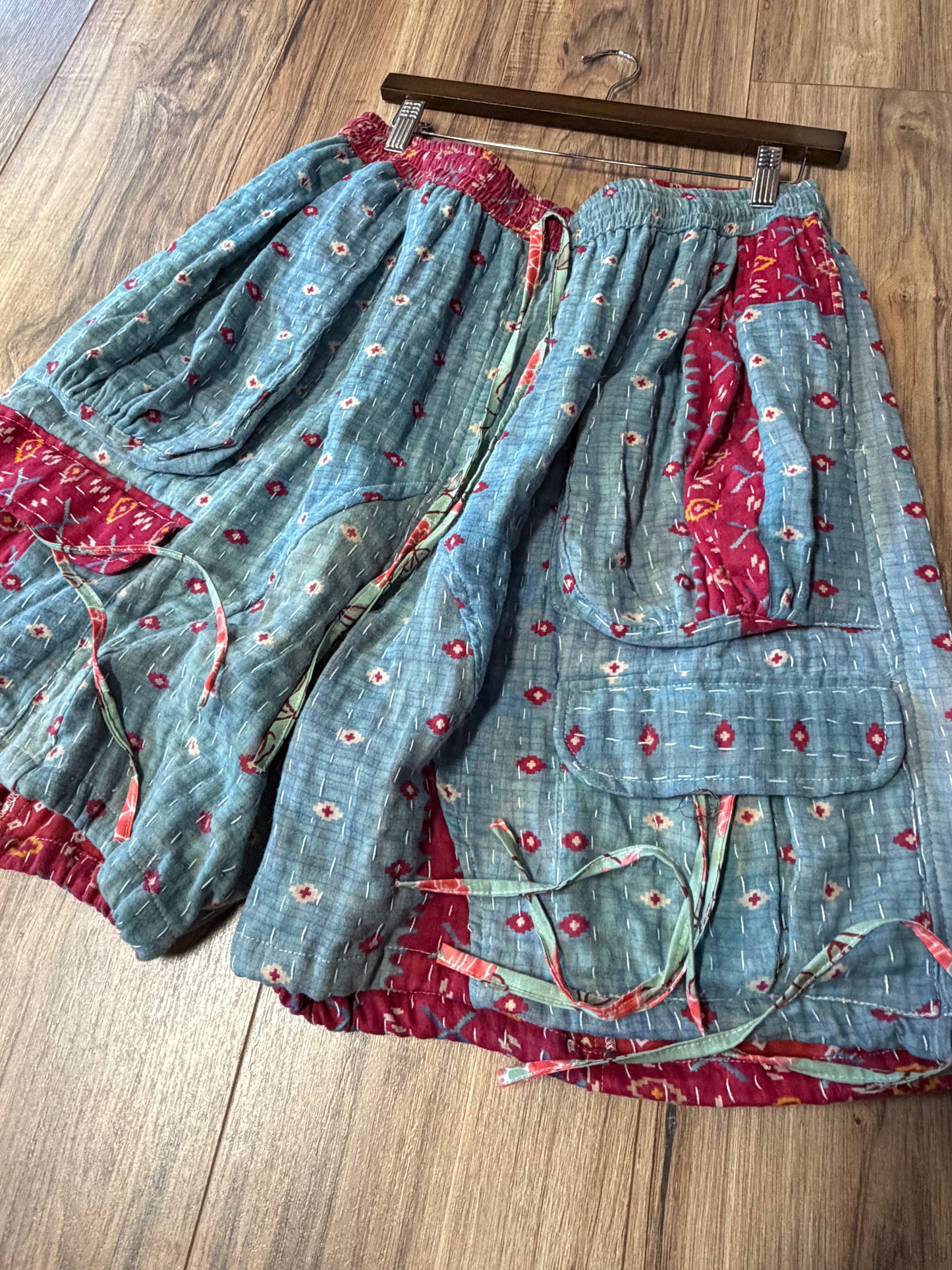 Daisy cargo shorts