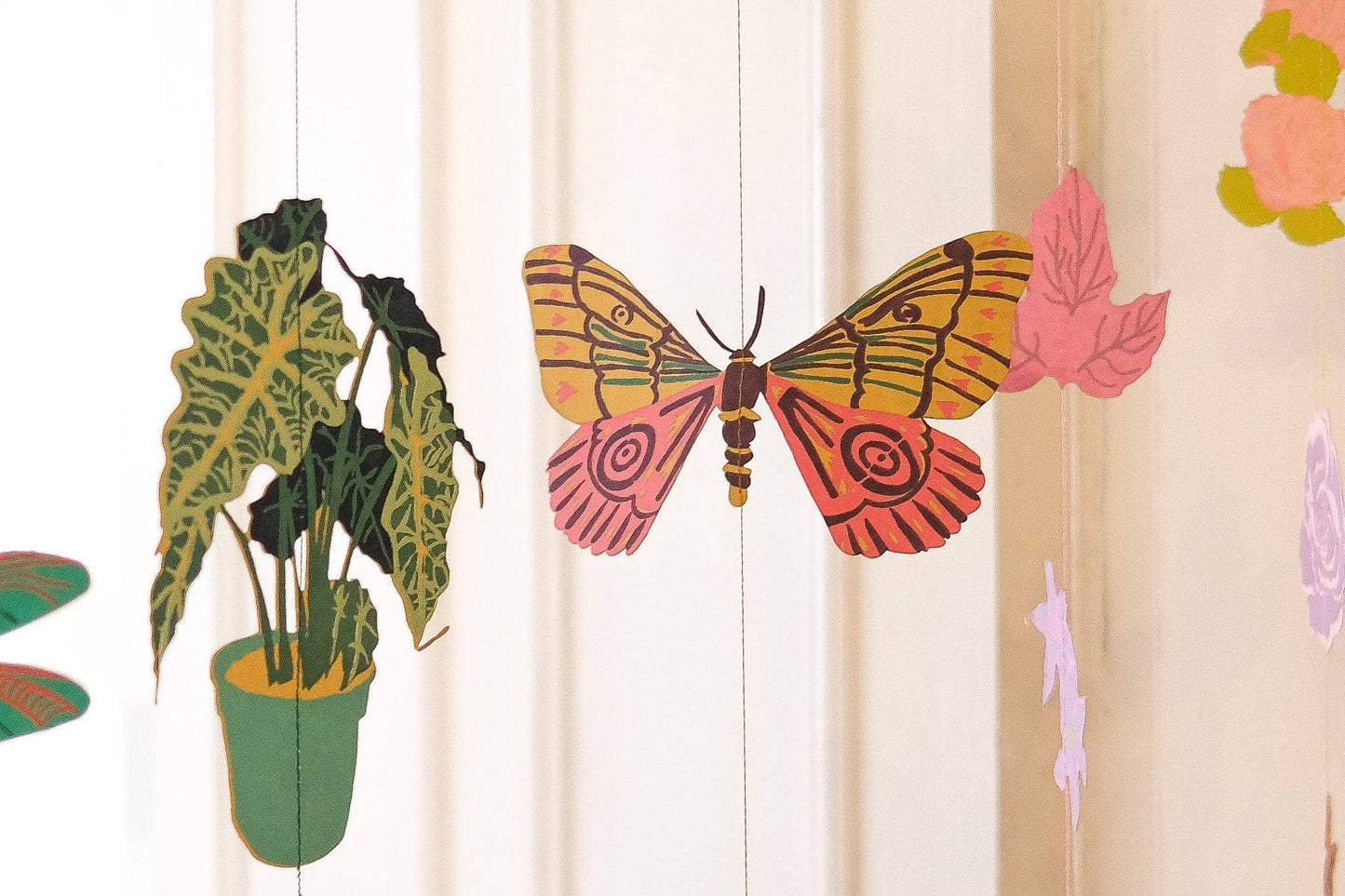 BUTTERFLY VERTICAL DECOR