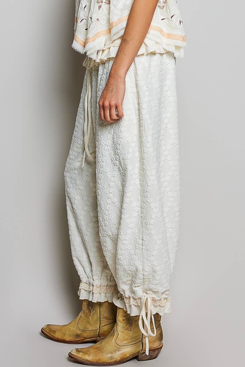 Pol: Lace Ruffle Joggers