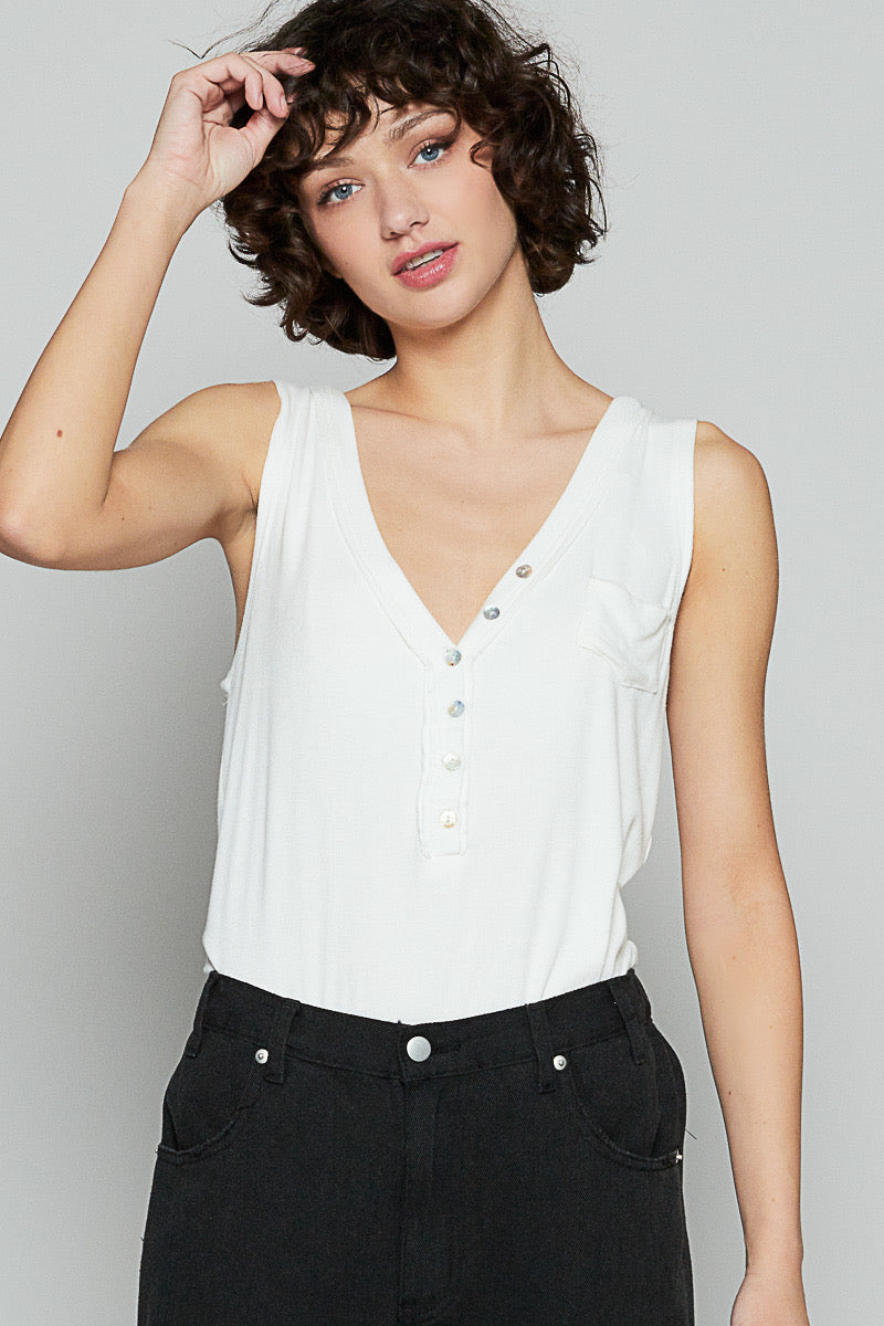 Button V-Tank