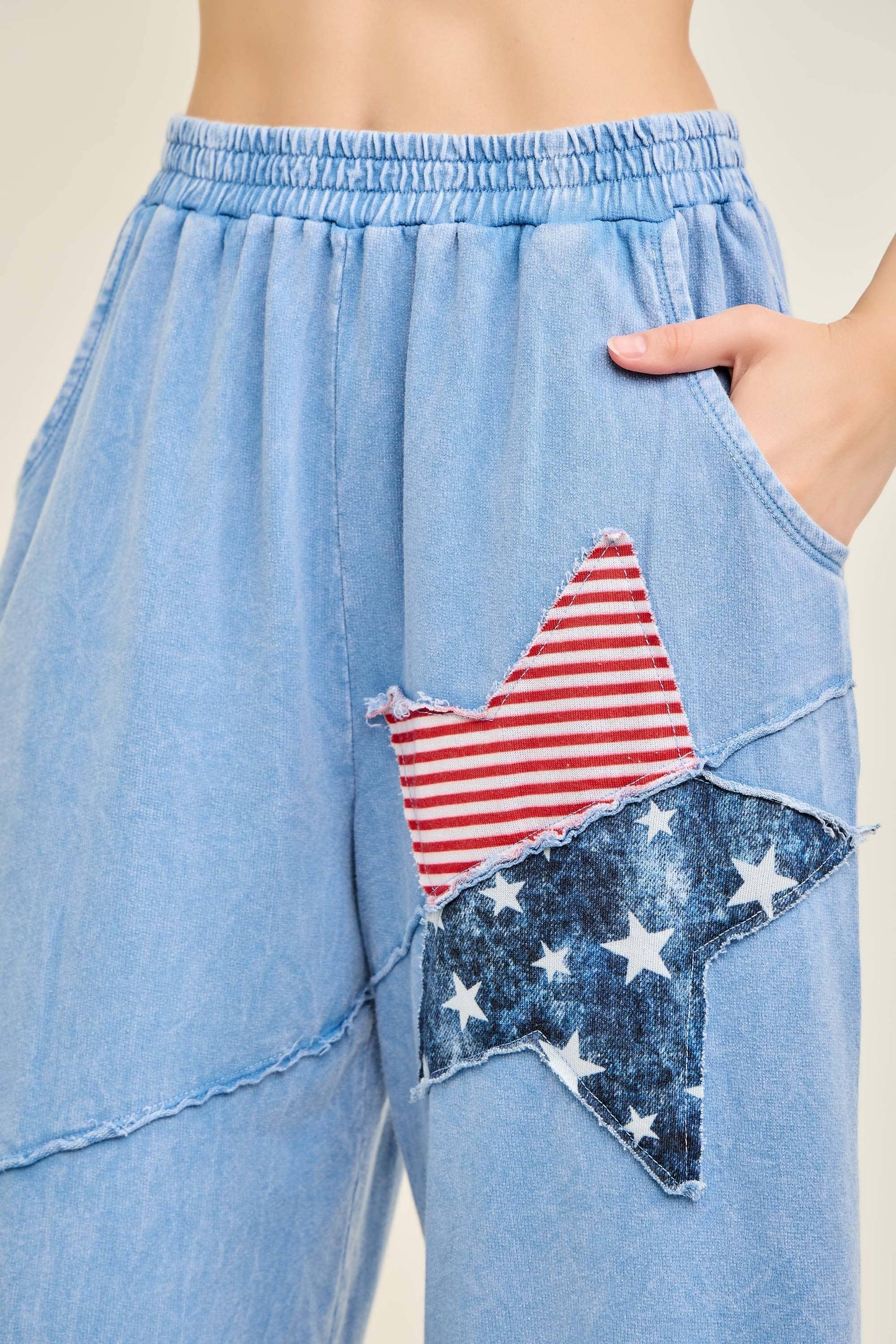 Star Patch Cropped Pants