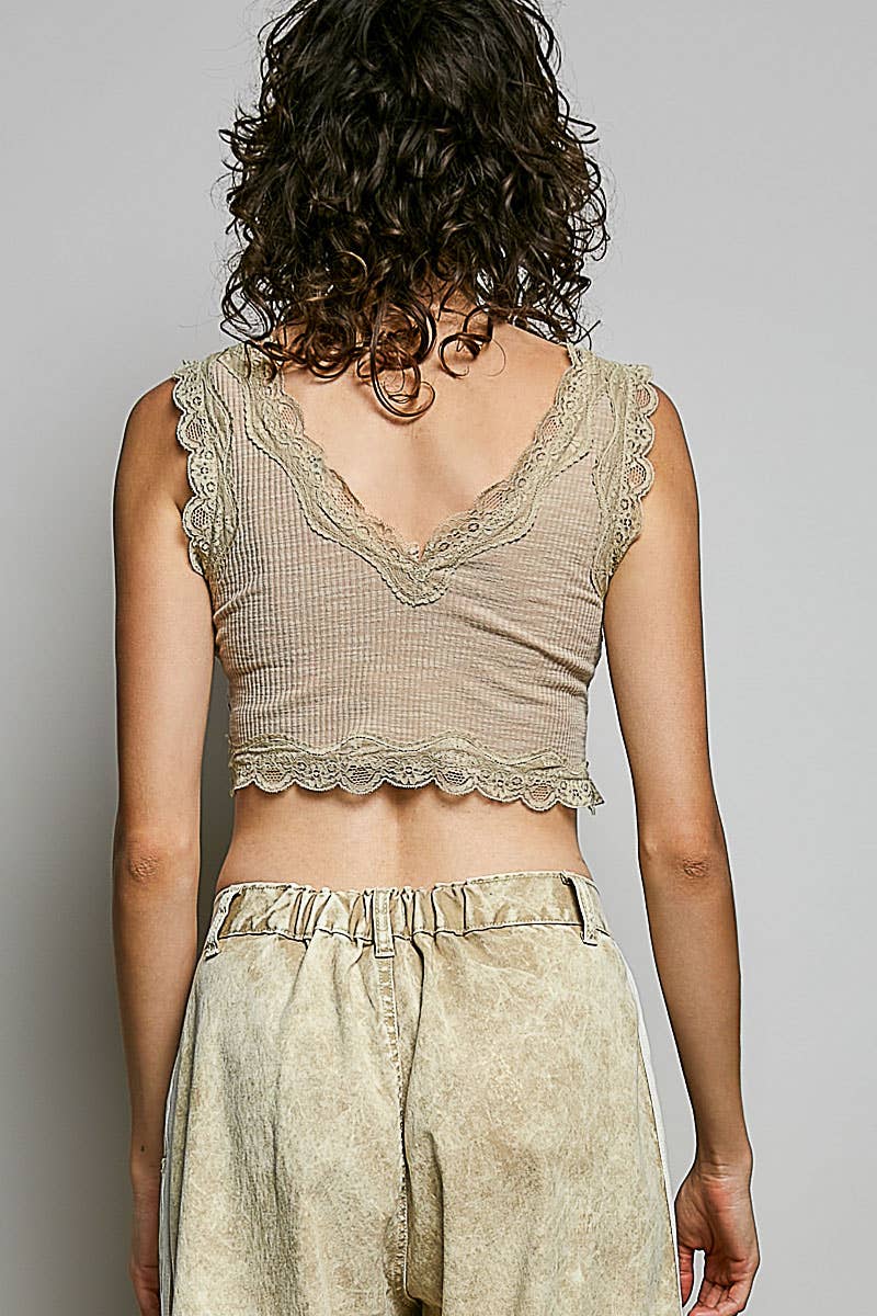Pol: Lace Trim Crop Top