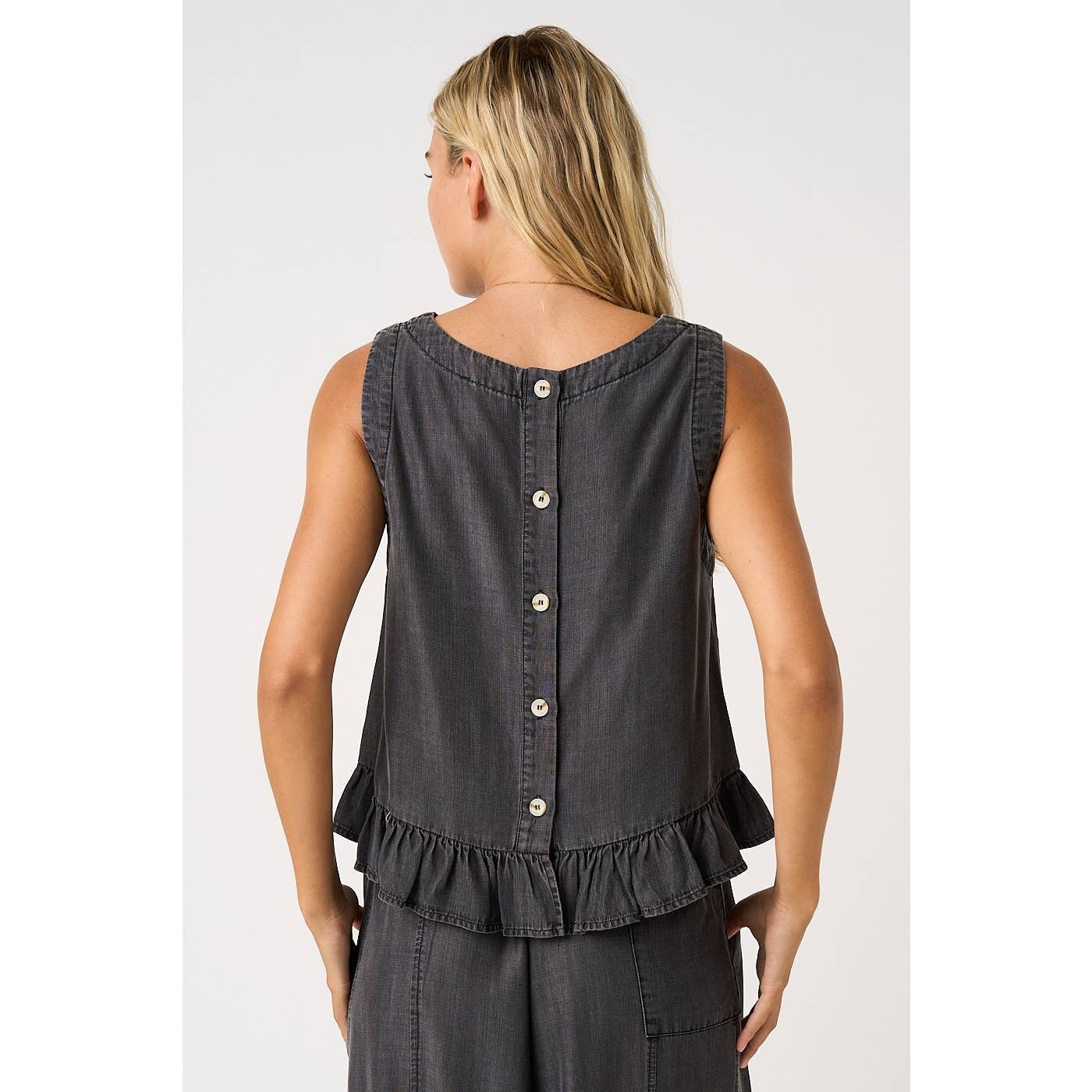 CHAMBRAY RUFFLE TANK