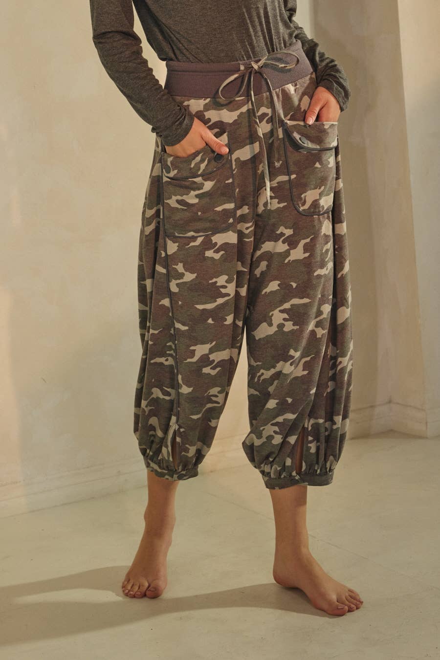 Cropped Camo Joggers