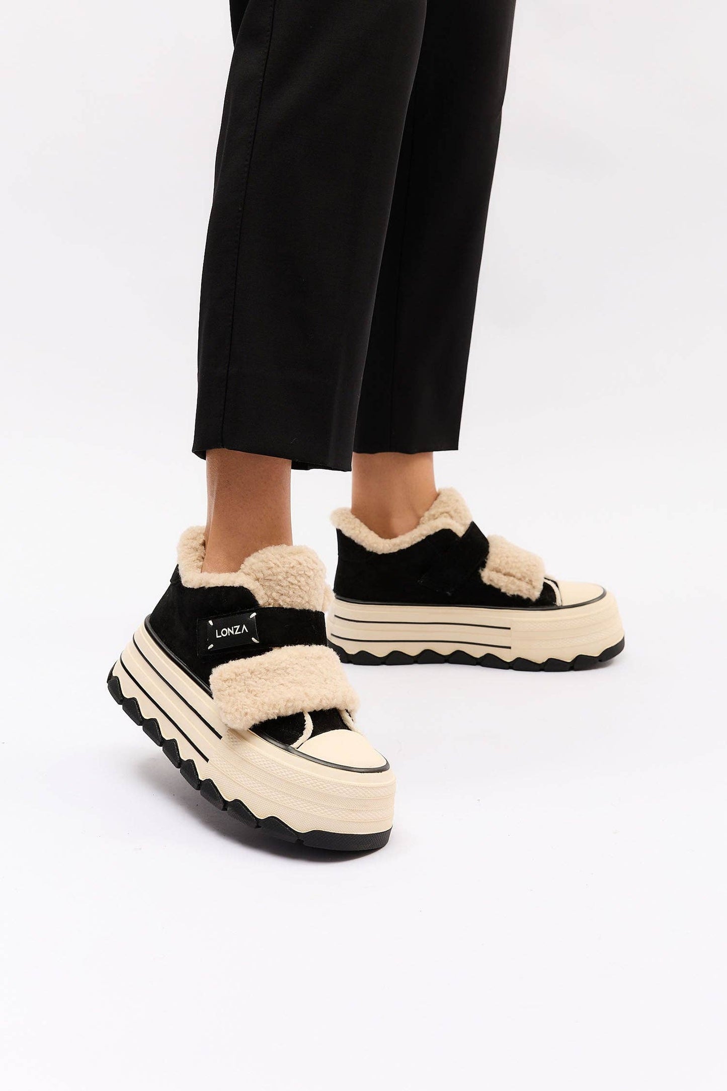 Glissane Black