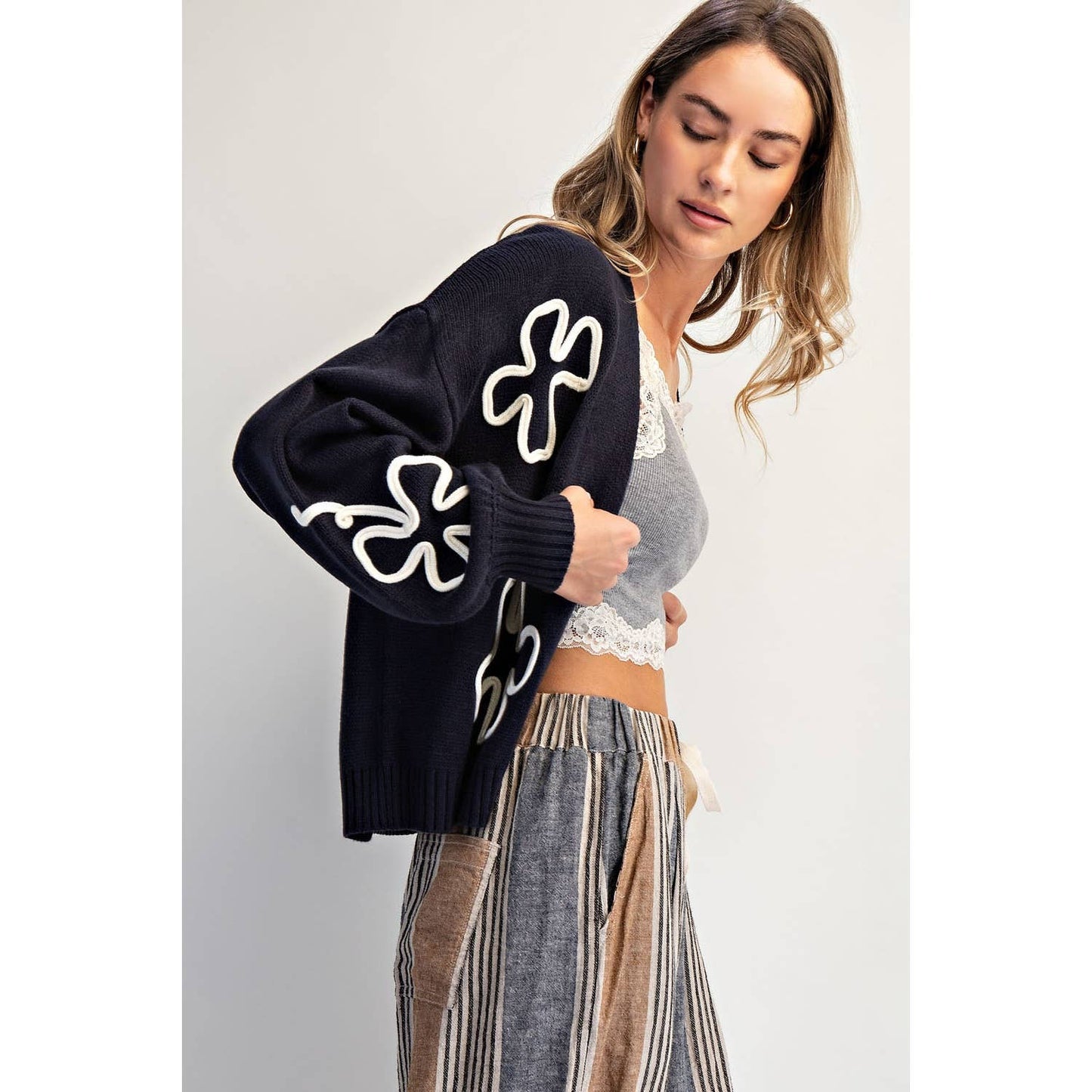FLORAL MOTIF CROP CARDIGAN