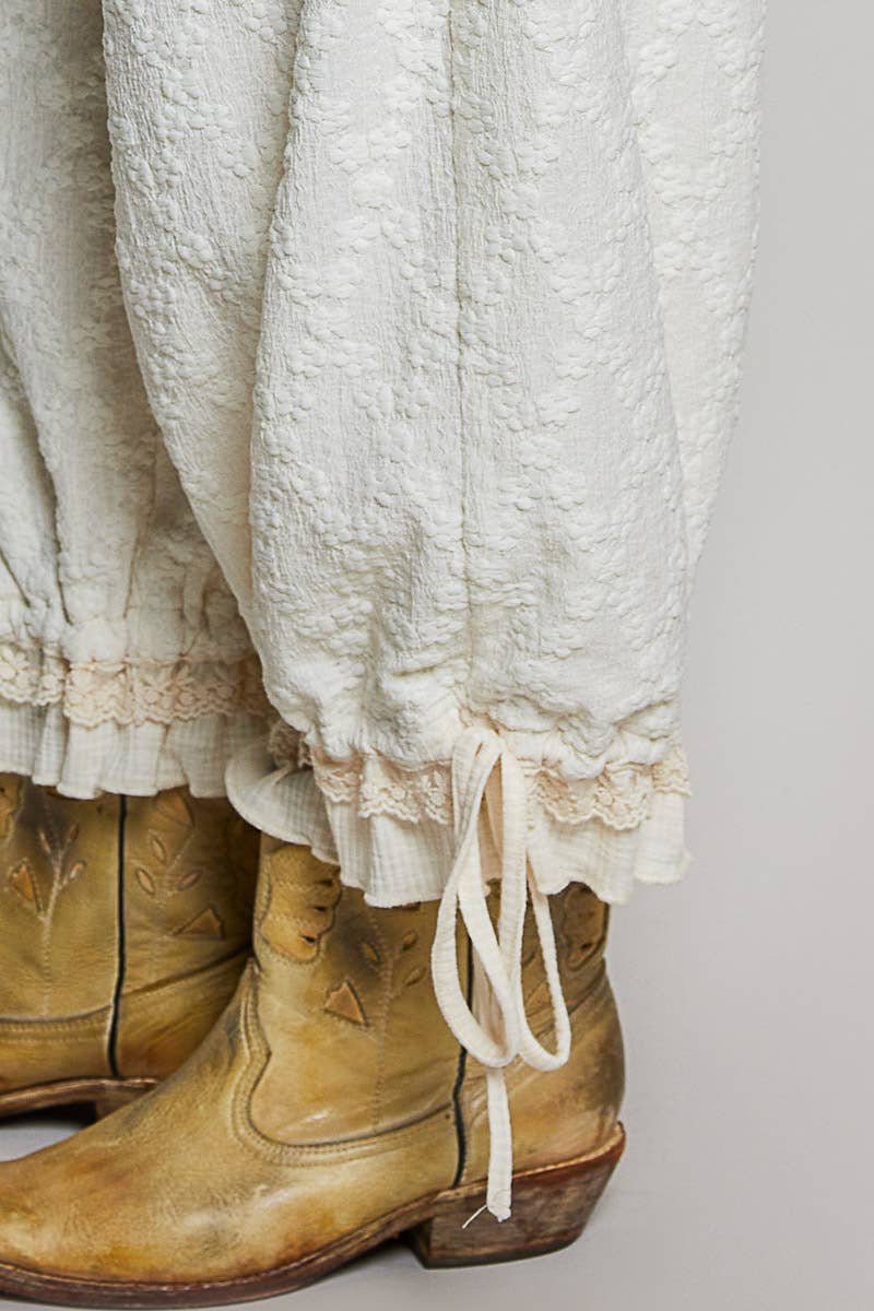 Pol: Lace Ruffle Joggers