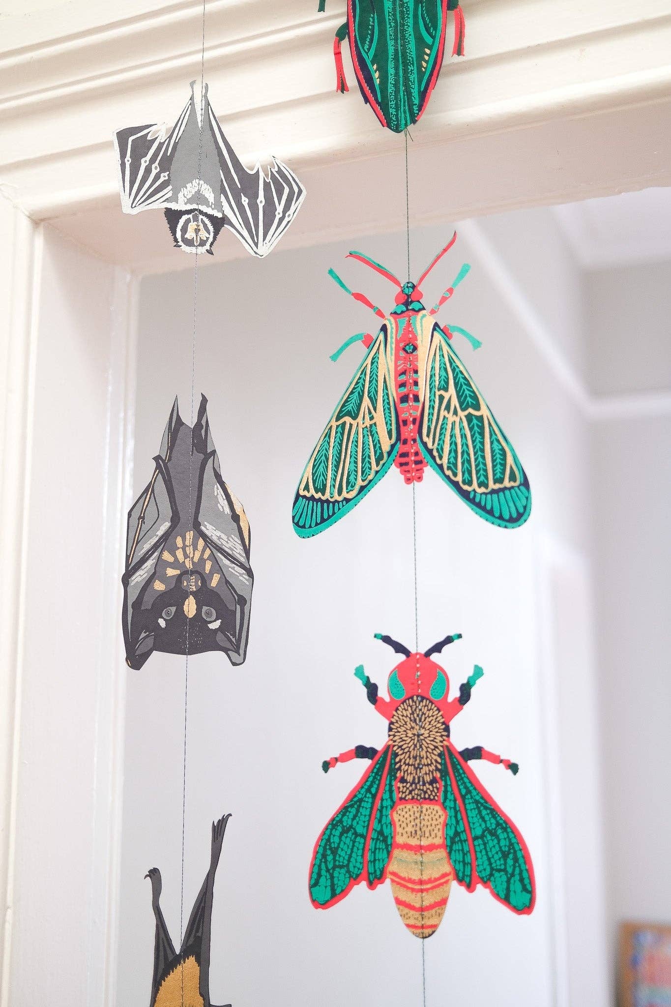 INSECTS VERTICAL DECOR
