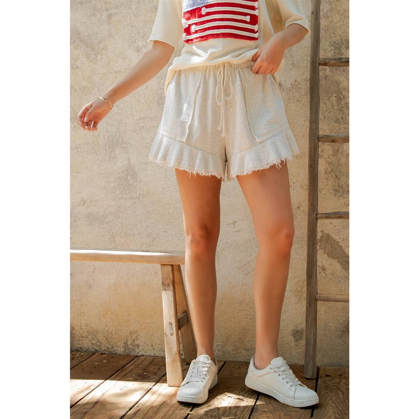 WEEKEND CHILL SHORTS