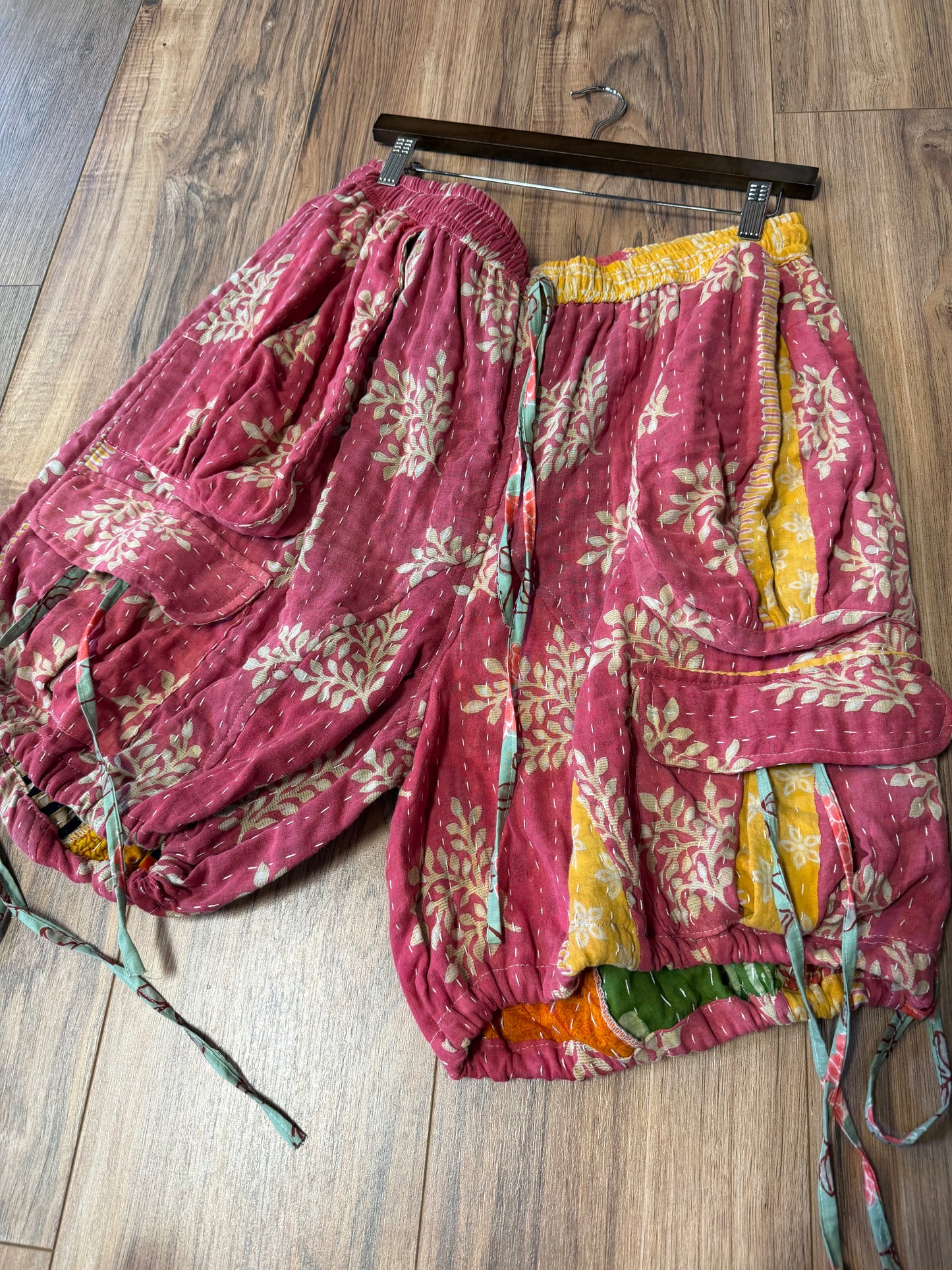 Daisy cargo shorts