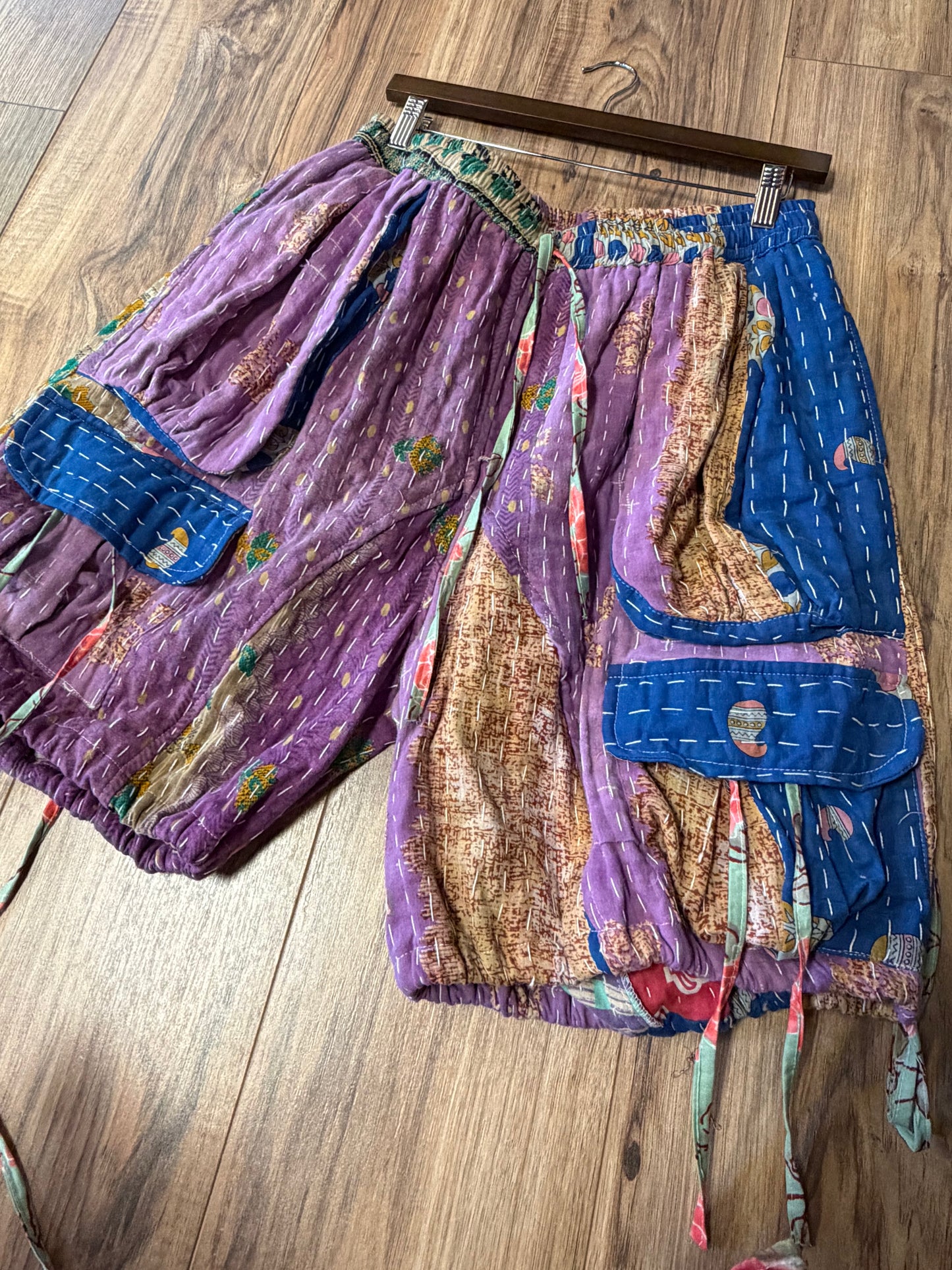 Daisy cargo shorts