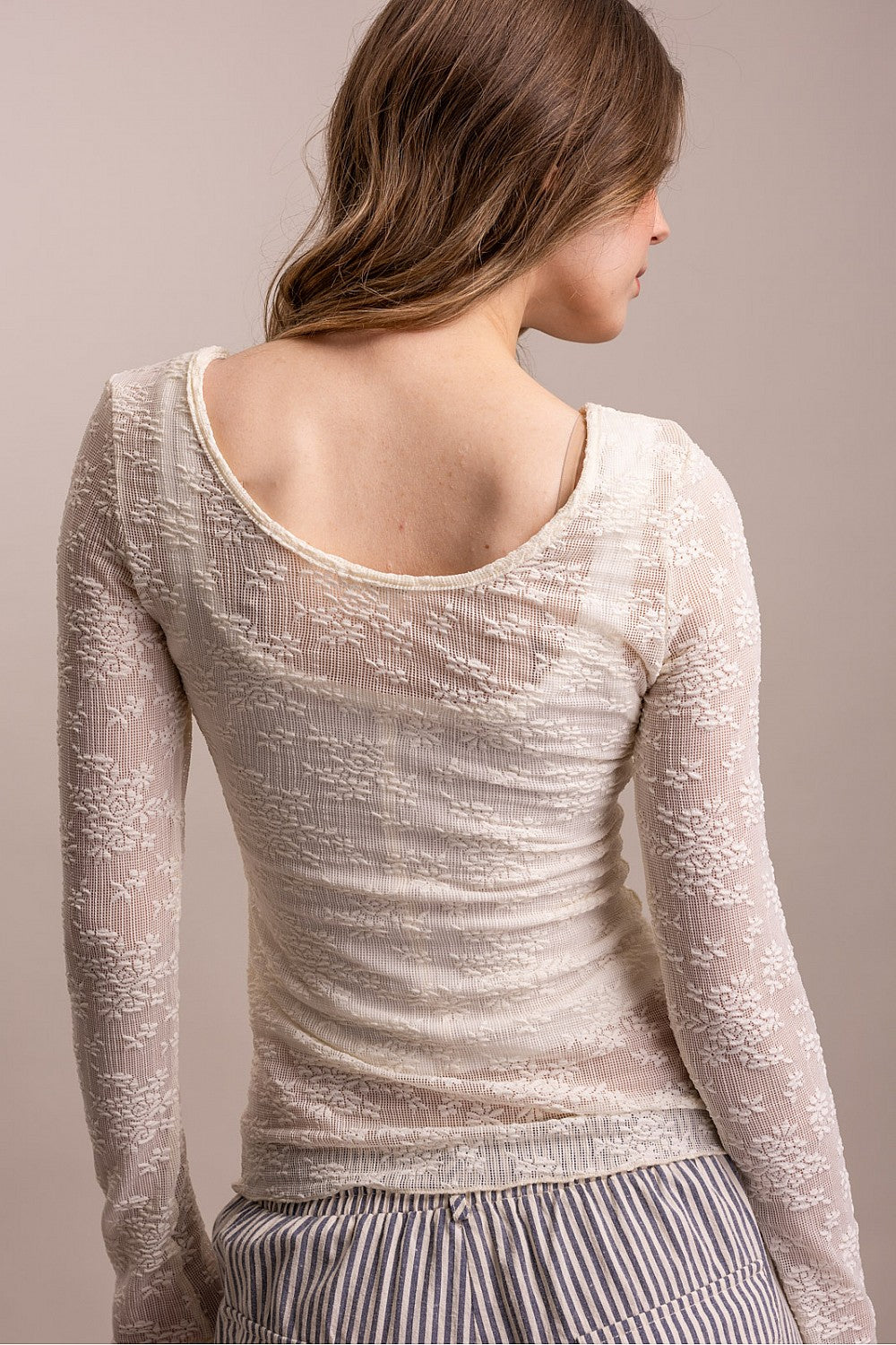 LACE FITTED TOP
