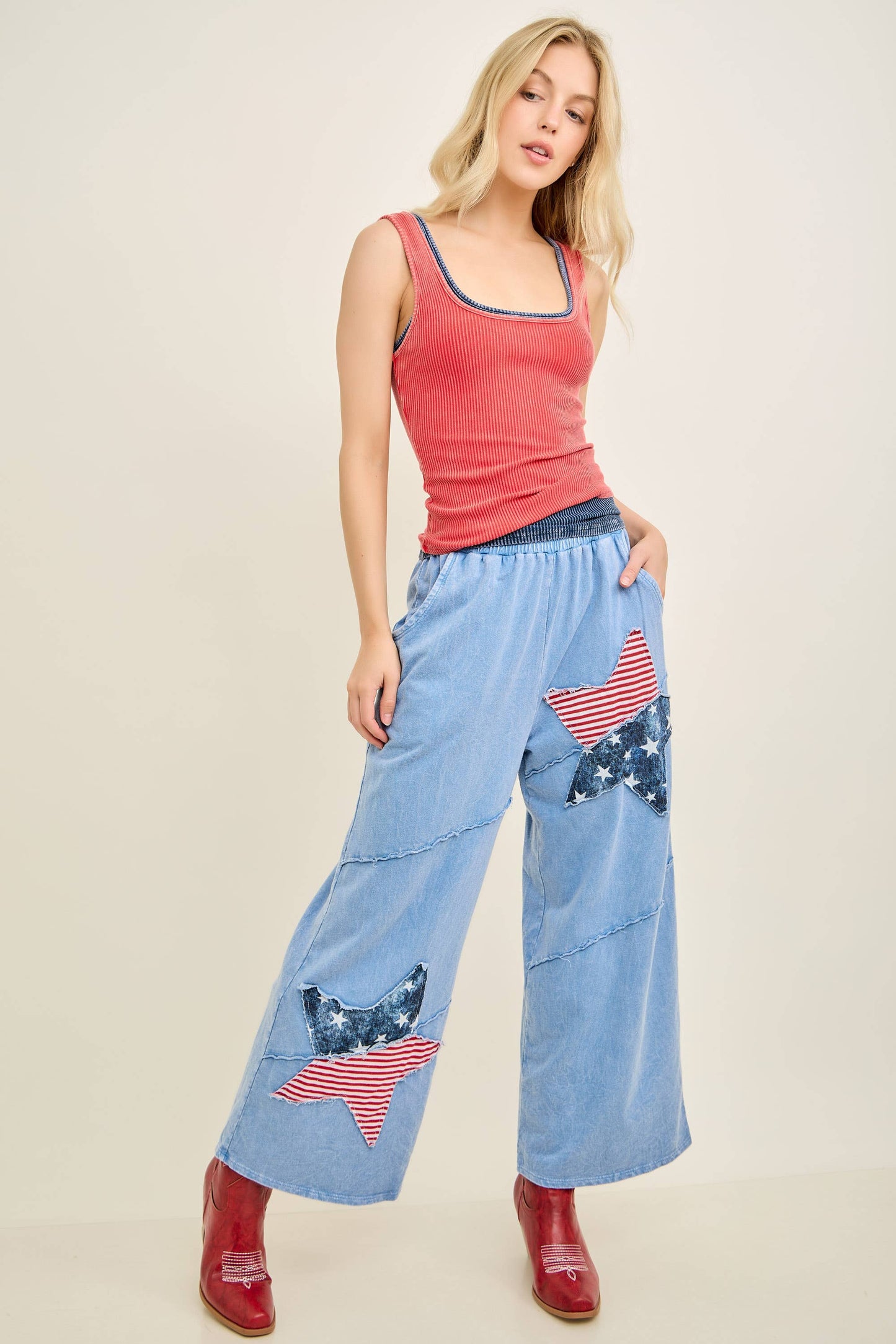 Star Patch Cropped Pants