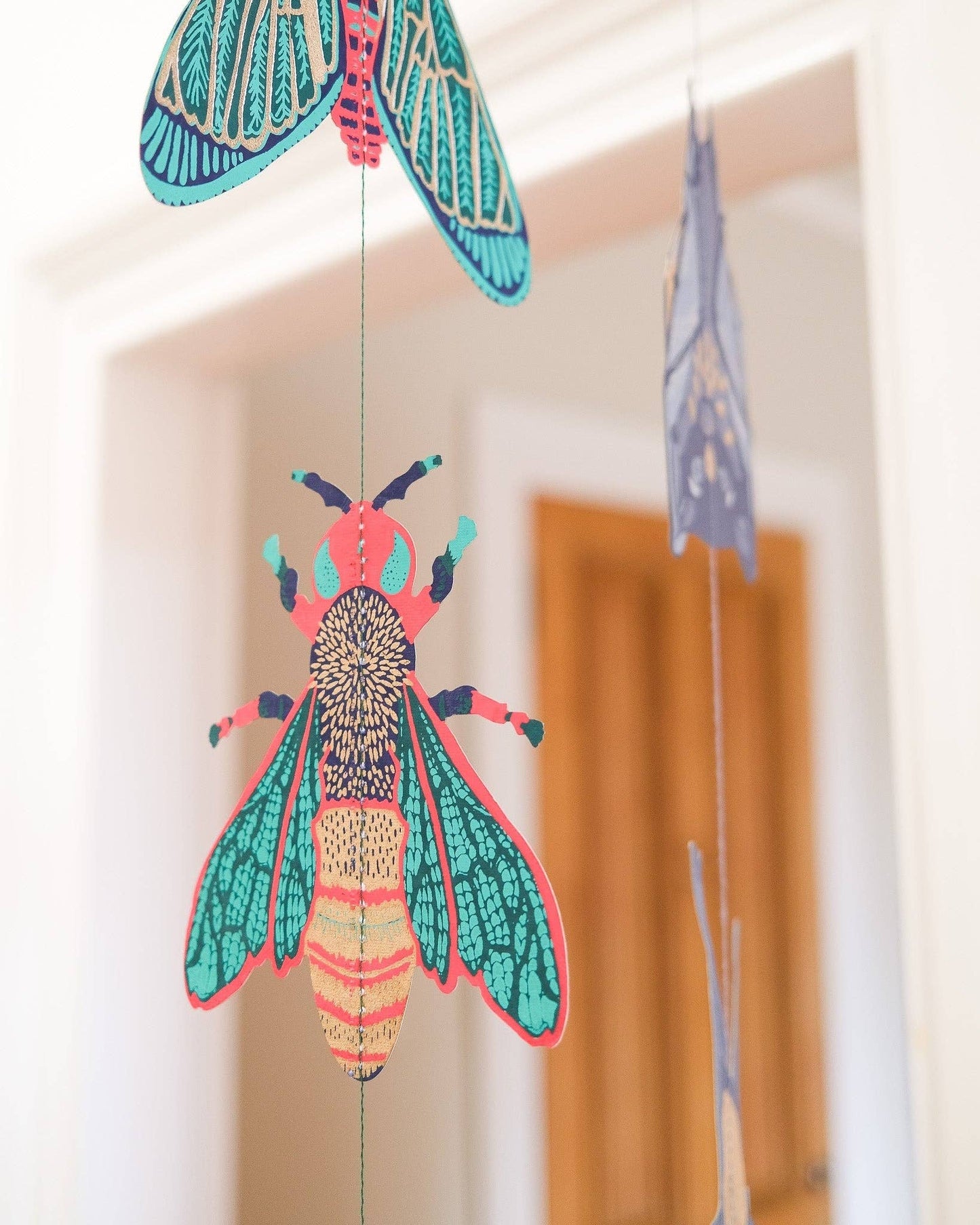 INSECTS VERTICAL DECOR