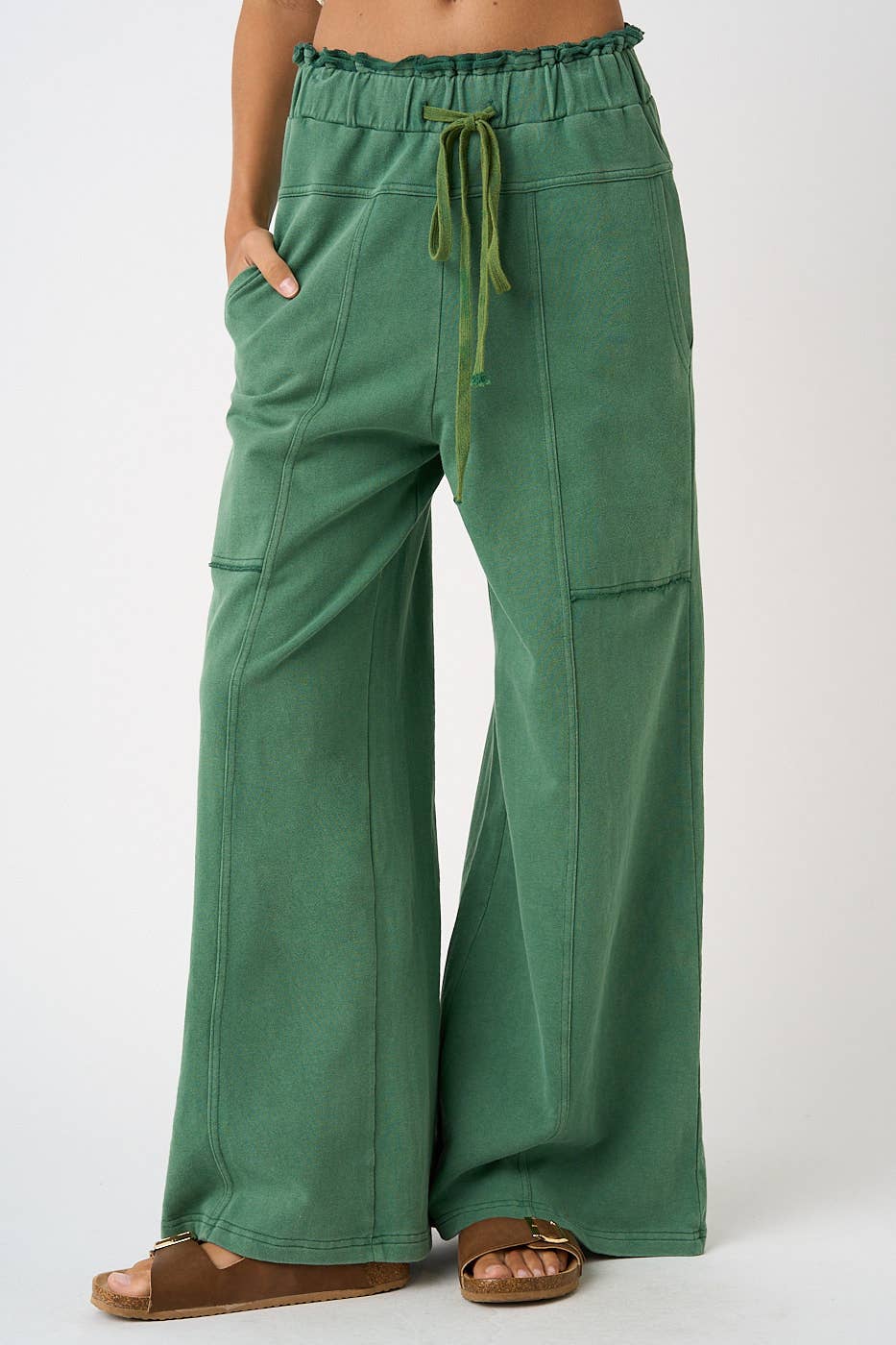 SEAM DETAIL WIDE LEG PANTS