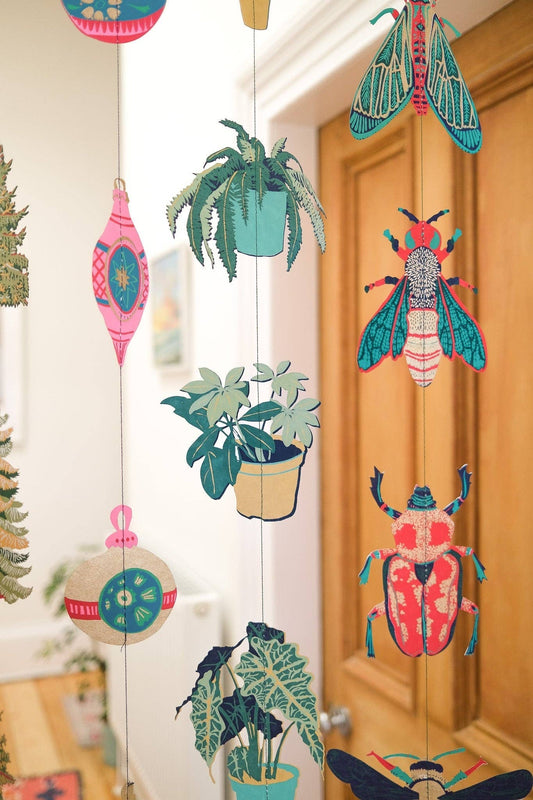 HOUSEPLANTS VERTICAL DECOR