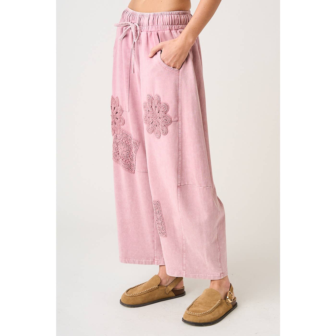CROCHET PATCH BARREL SWEATS
