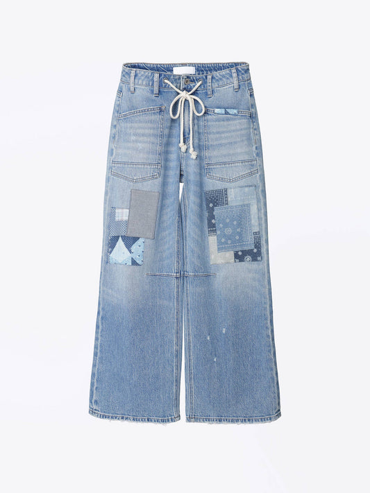 PATCH DETAIL JEANS