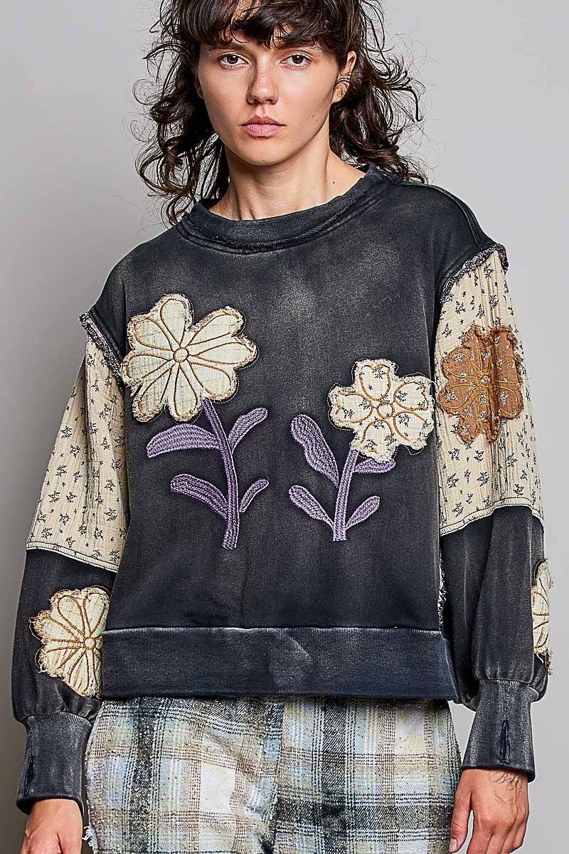 Moody Floral Sweatshirt