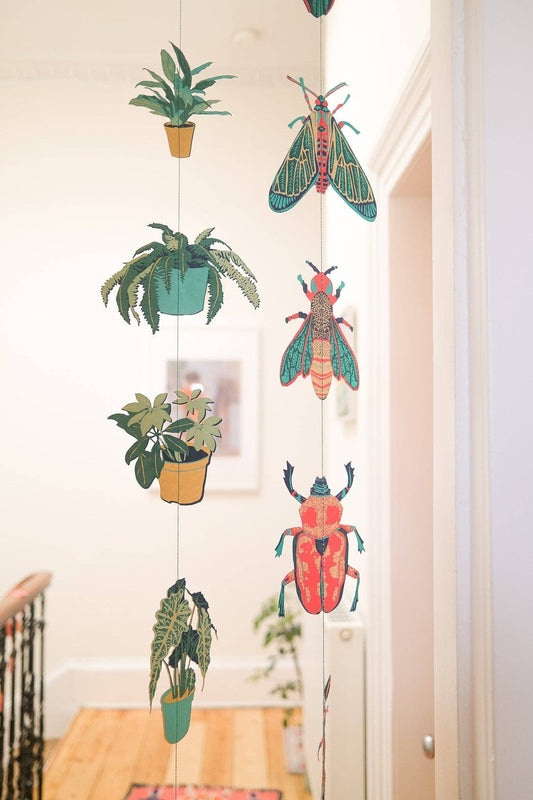 INSECTS VERTICAL DECOR
