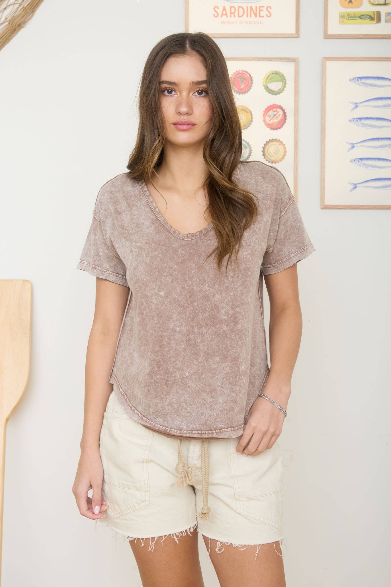 SCOOP NECK TEE